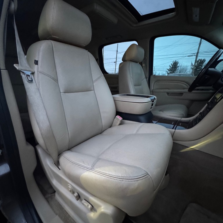 2013 Cadillac Escalade Image 10