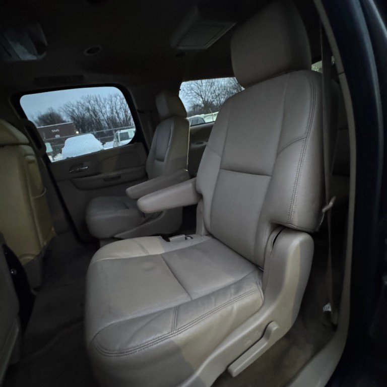 2013 Cadillac Escalade Image 11