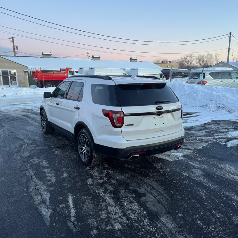 2016 Ford Explorer Image 3