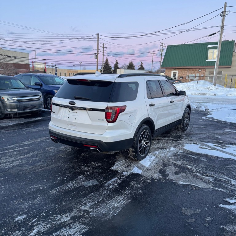 2016 Ford Explorer Image 4