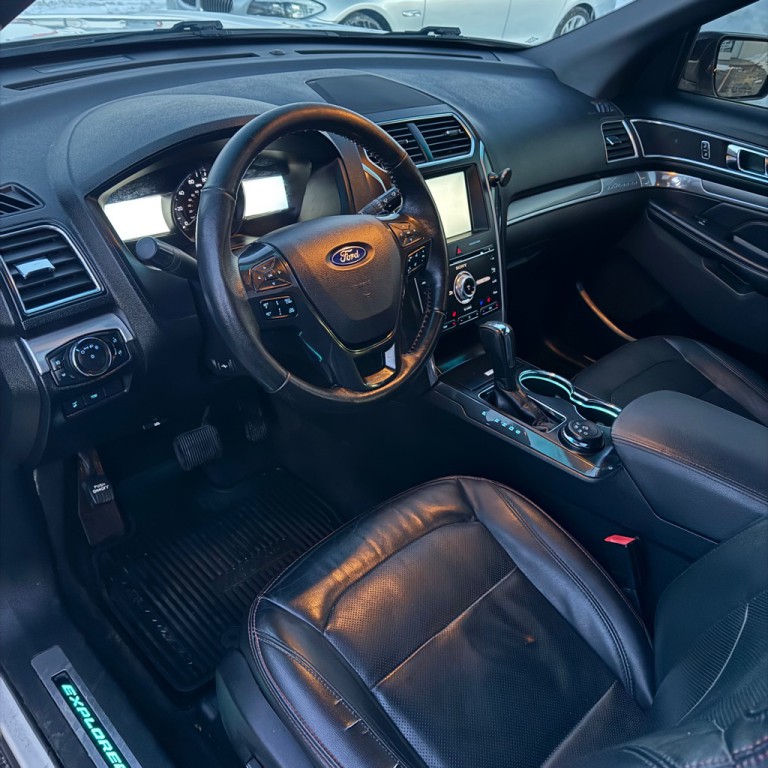 2016 Ford Explorer Image 8