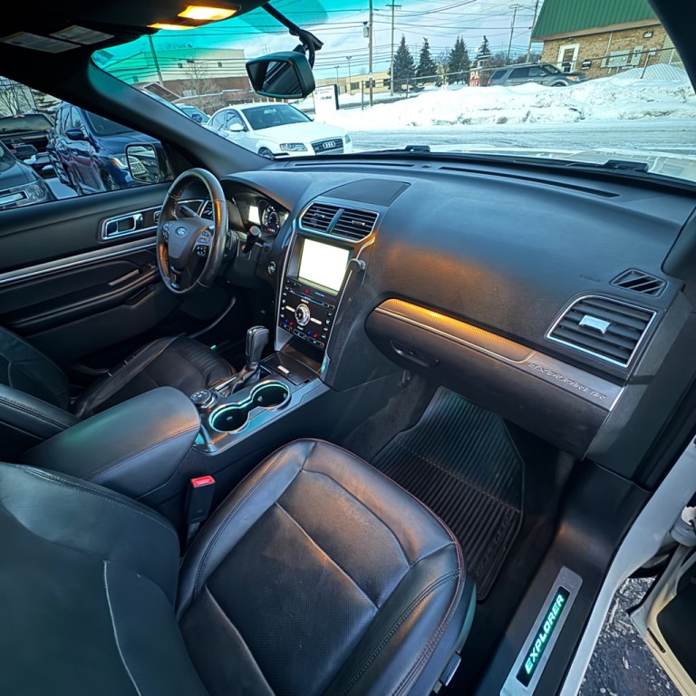 2016 Ford Explorer Image 11