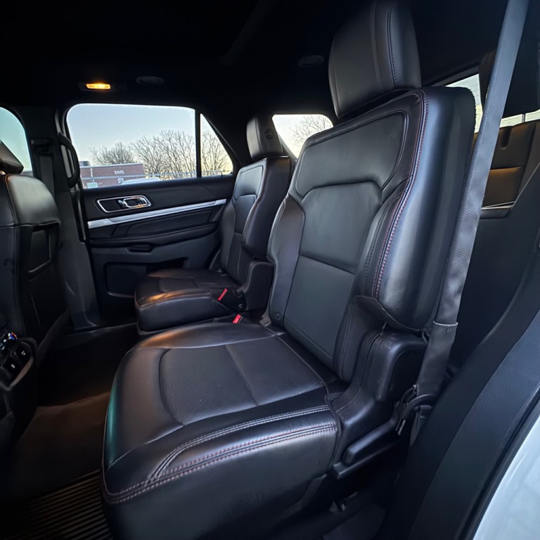 2016 Ford Explorer Image 12
