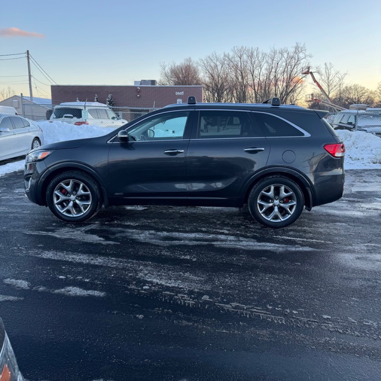 2017 Kia Sorento Image 2