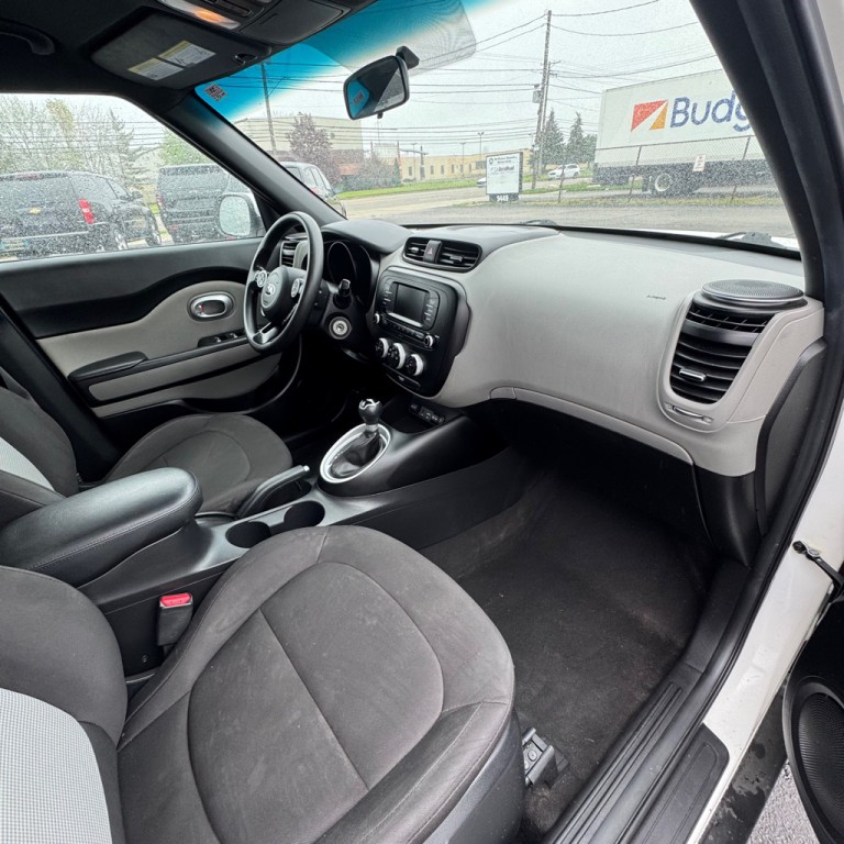 2017 Kia Soul Image 6