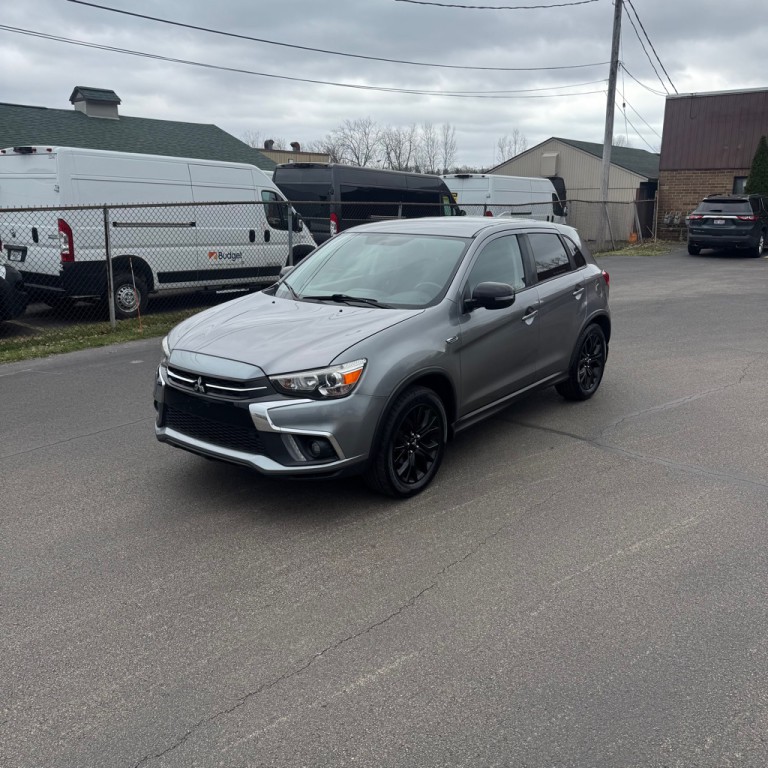 2018 Mitsubishi Outlander Image 1
