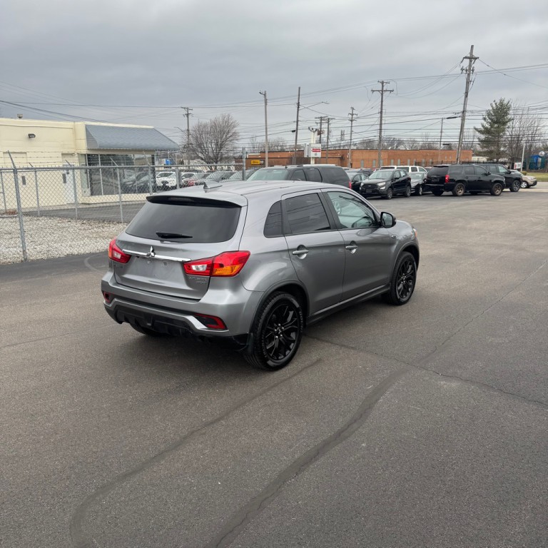 2018 Mitsubishi Outlander Image 4