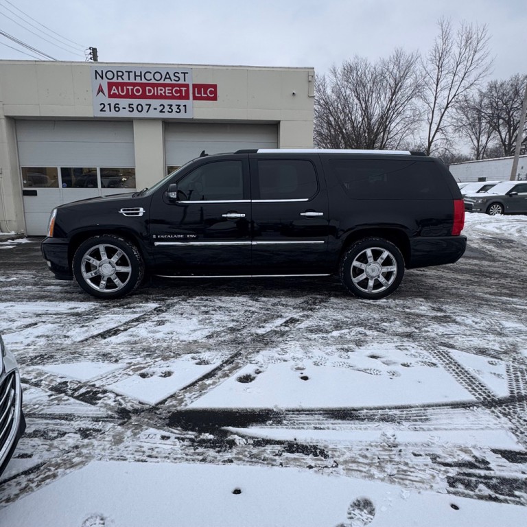 2009 Cadillac Escalade Image 2