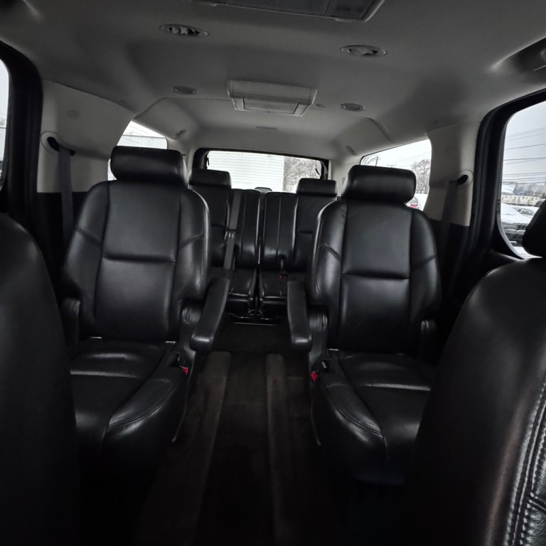 2009 Cadillac Escalade Image 10