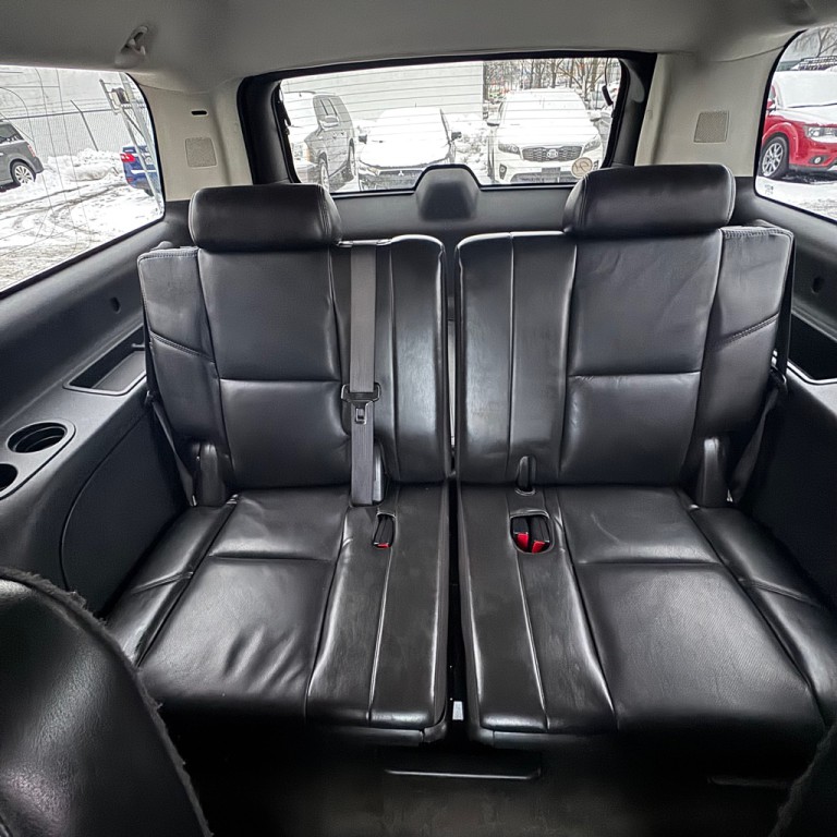 2009 Cadillac Escalade Image 14