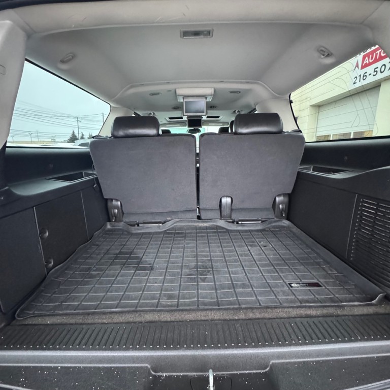 2009 Cadillac Escalade Image 16