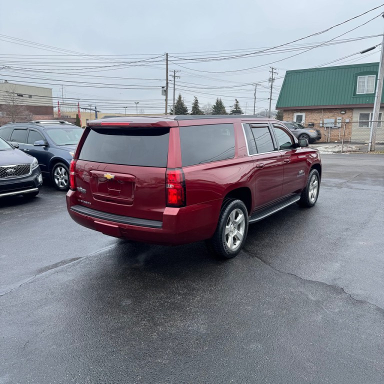 2016 Chevrolet Suburban Image 4