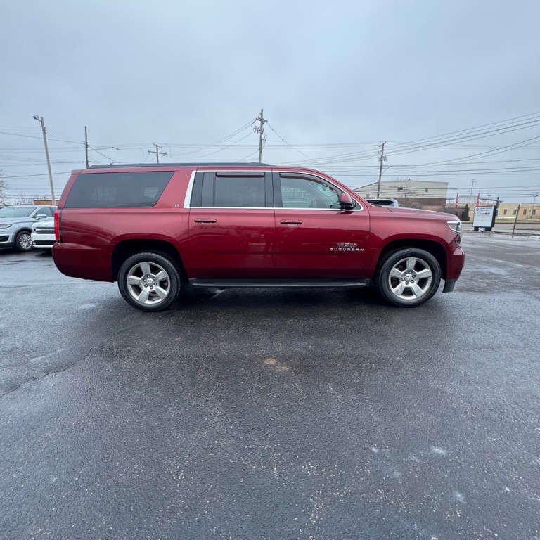 2016 Chevrolet Suburban Image 5