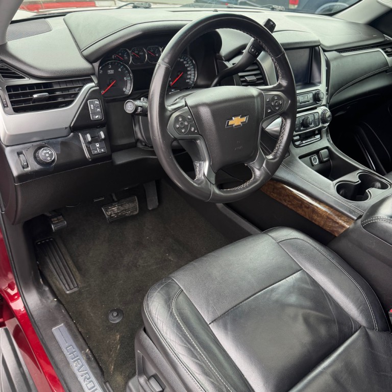 2016 Chevrolet Suburban Image 8