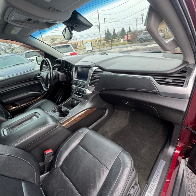 2016 Chevrolet Suburban Image 9