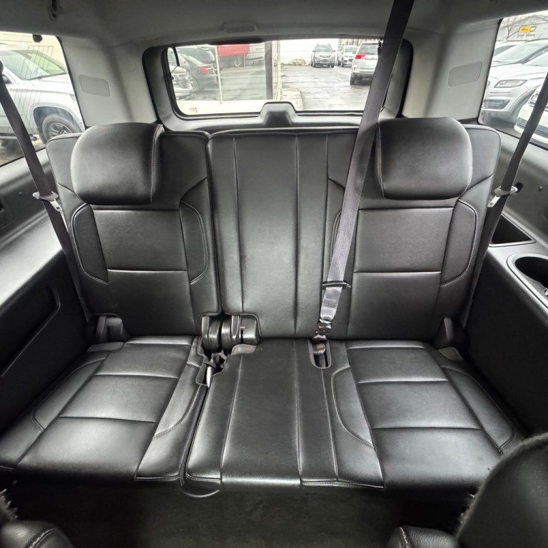 2016 Chevrolet Suburban Image 14