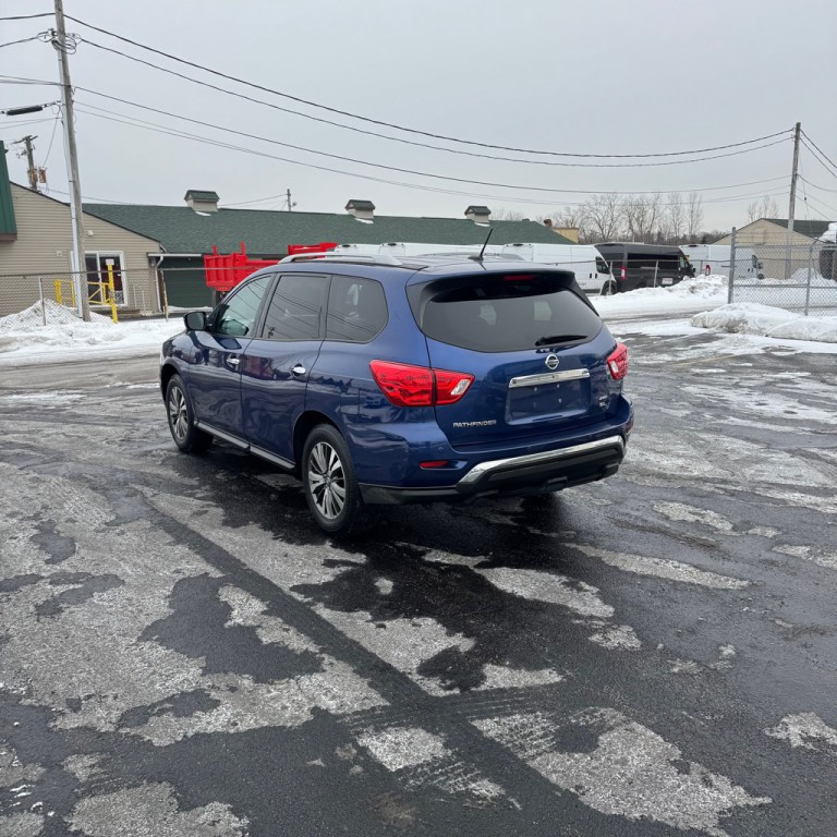 2017 Nissan Pathfinder Image 3