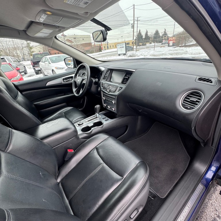 2017 Nissan Pathfinder Image 9