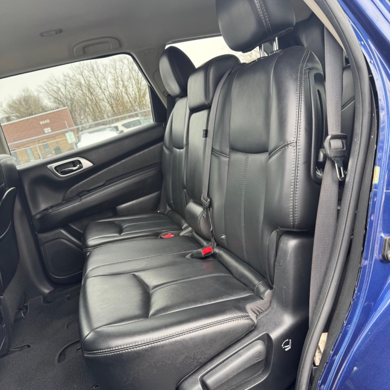 2017 Nissan Pathfinder Image 11