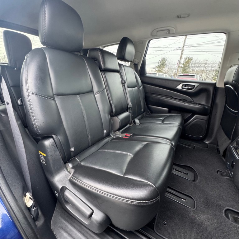 2017 Nissan Pathfinder Image 12