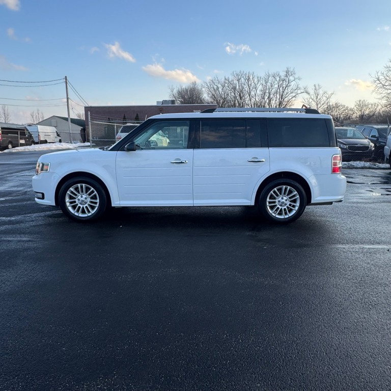 2017 Ford Flex Image 2