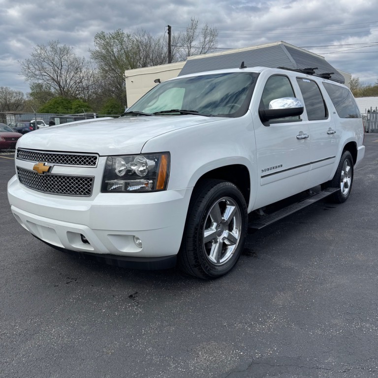 2012 Chevrolet Suburban Image 1