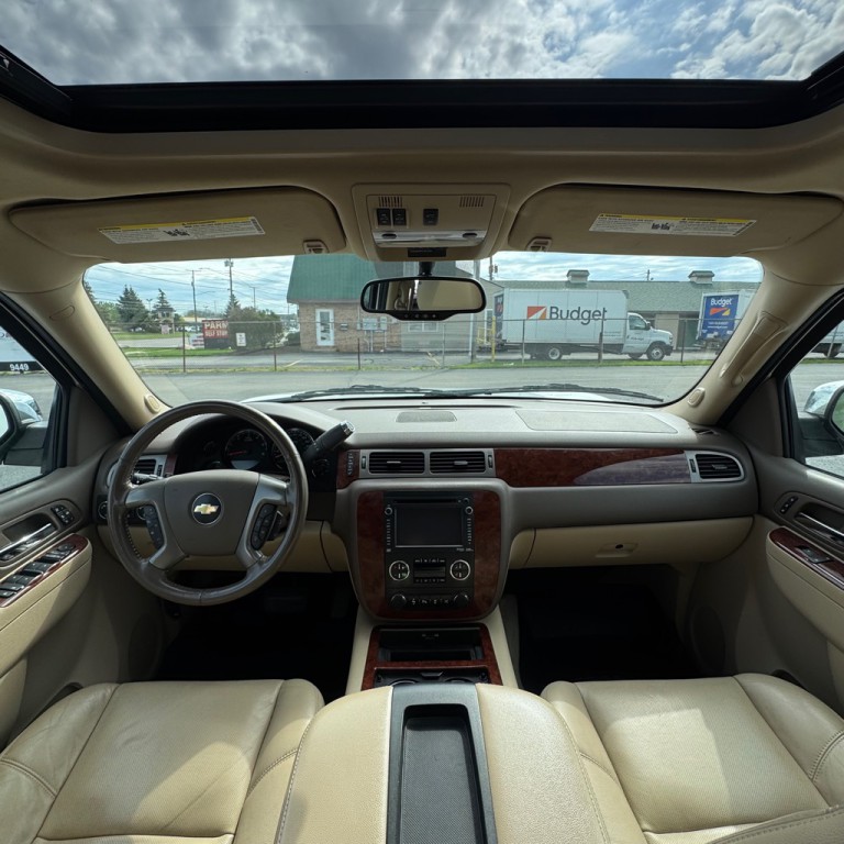 2012 Chevrolet Suburban Image 7