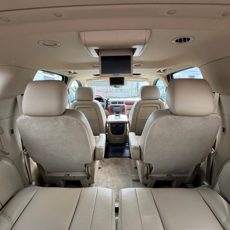 2012 Chevrolet Suburban Image 13