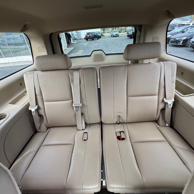 2012 Chevrolet Suburban Image 14