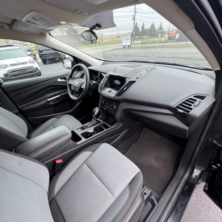 2019 Ford Escape Image 9