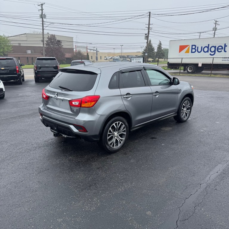 2018 Mitsubishi Outlander Image 4