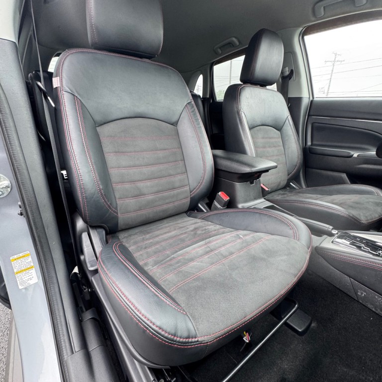 2018 Mitsubishi Outlander Image 10