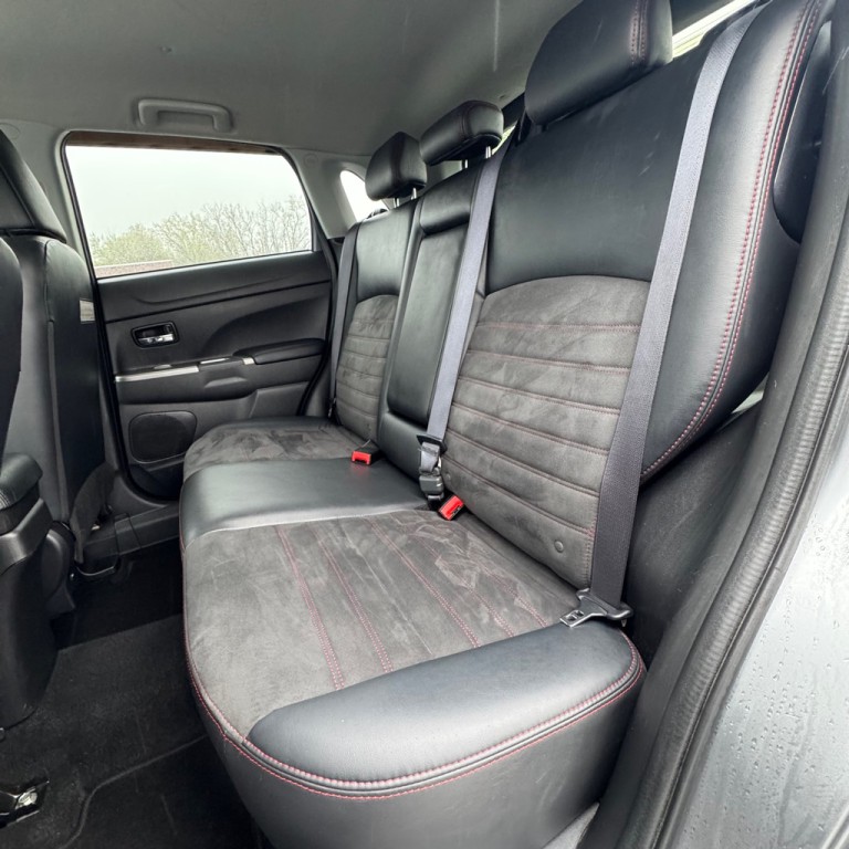 2018 Mitsubishi Outlander Image 11