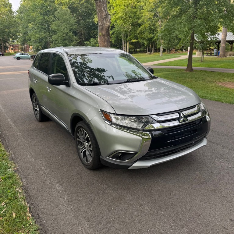 2018 Mitsubishi Outlander Image 4