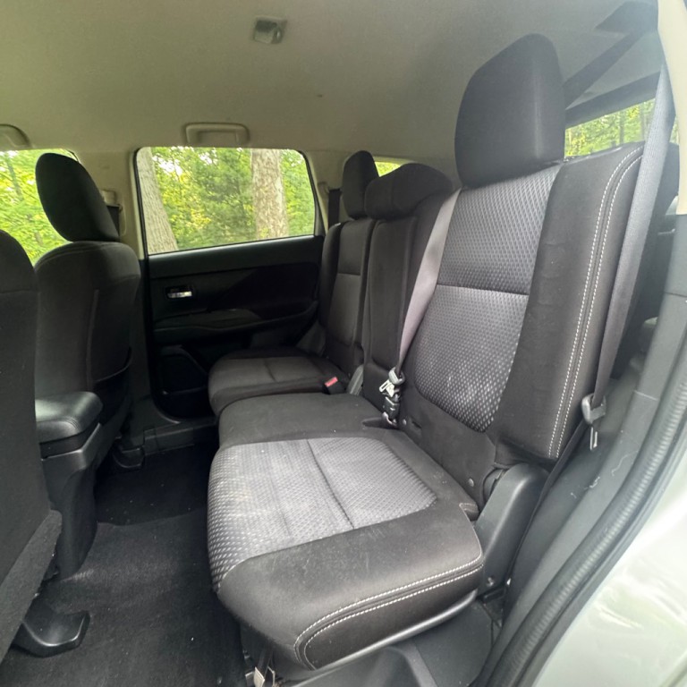 2018 Mitsubishi Outlander Image 6