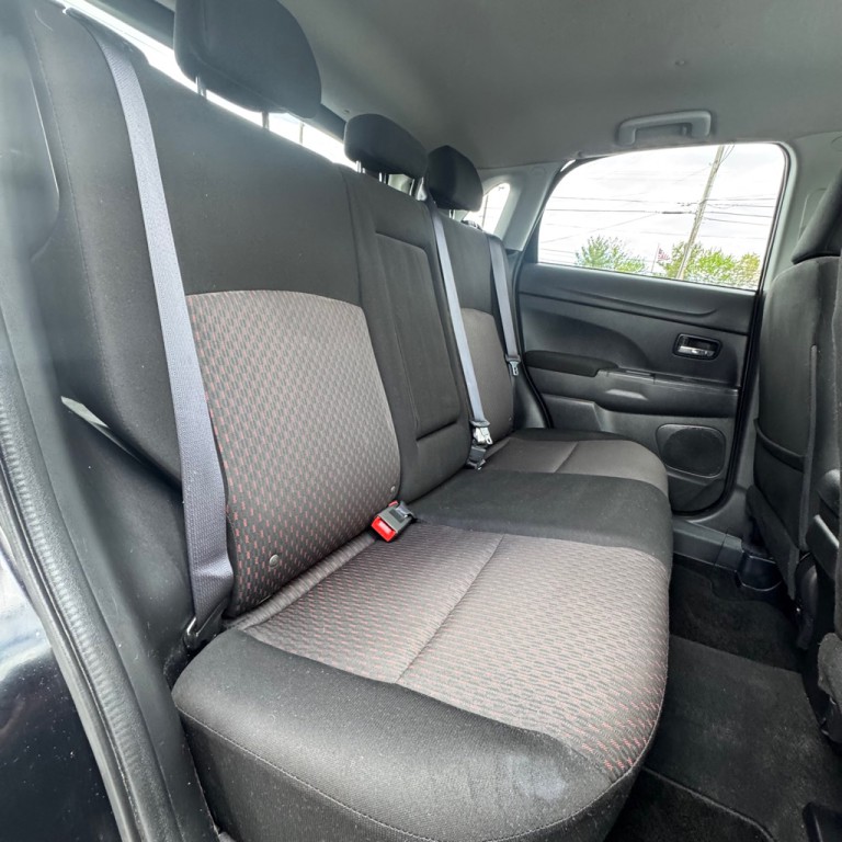 2018 Mitsubishi Outlander Image 12