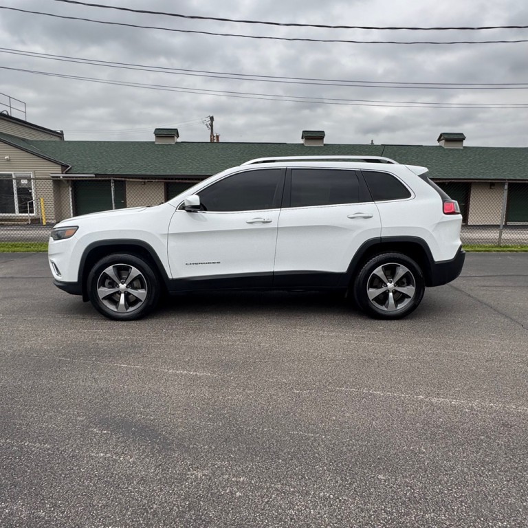 2019 Jeep Cherokee Image 2
