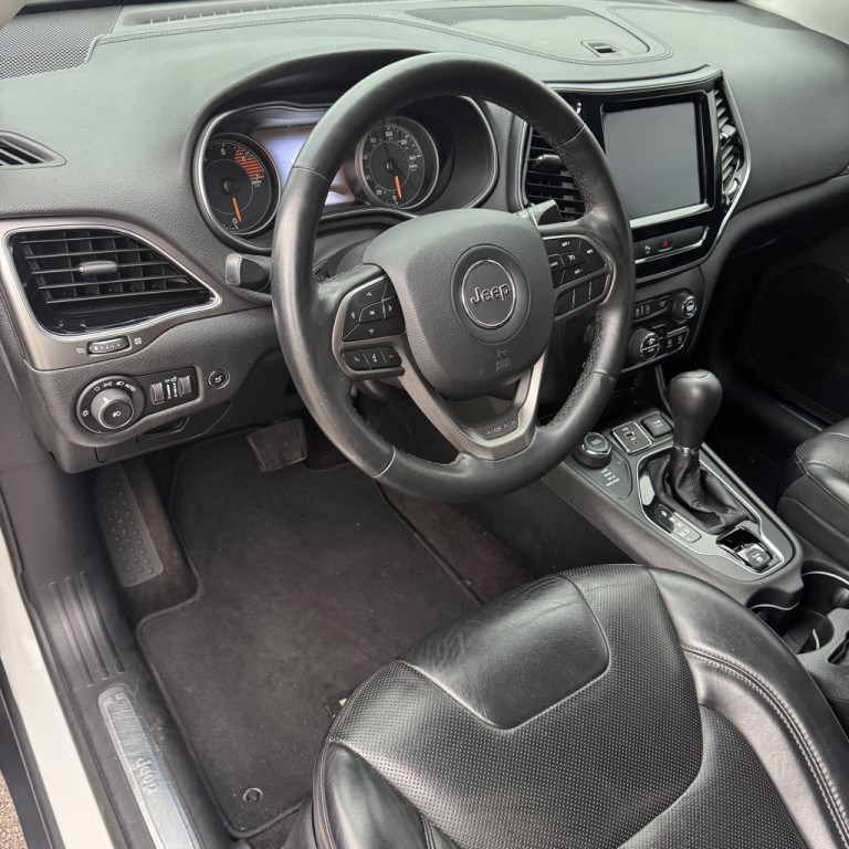 2019 Jeep Cherokee Image 8