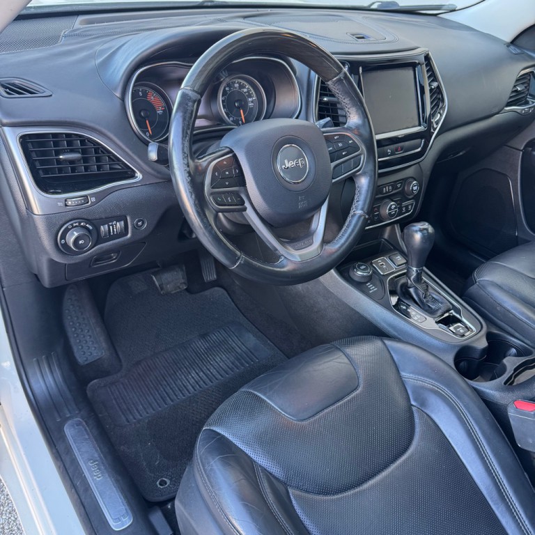 2019 Jeep Cherokee Image 8