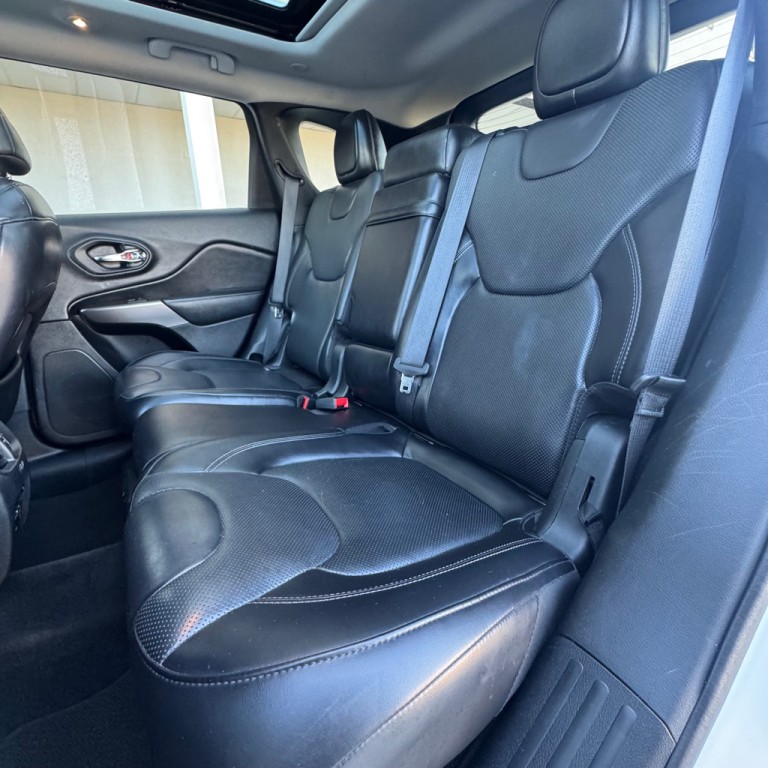 2019 Jeep Cherokee Image 13
