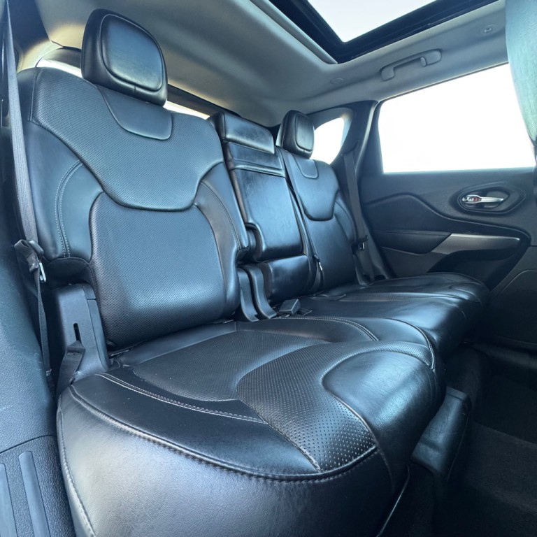 2019 Jeep Cherokee Image 14
