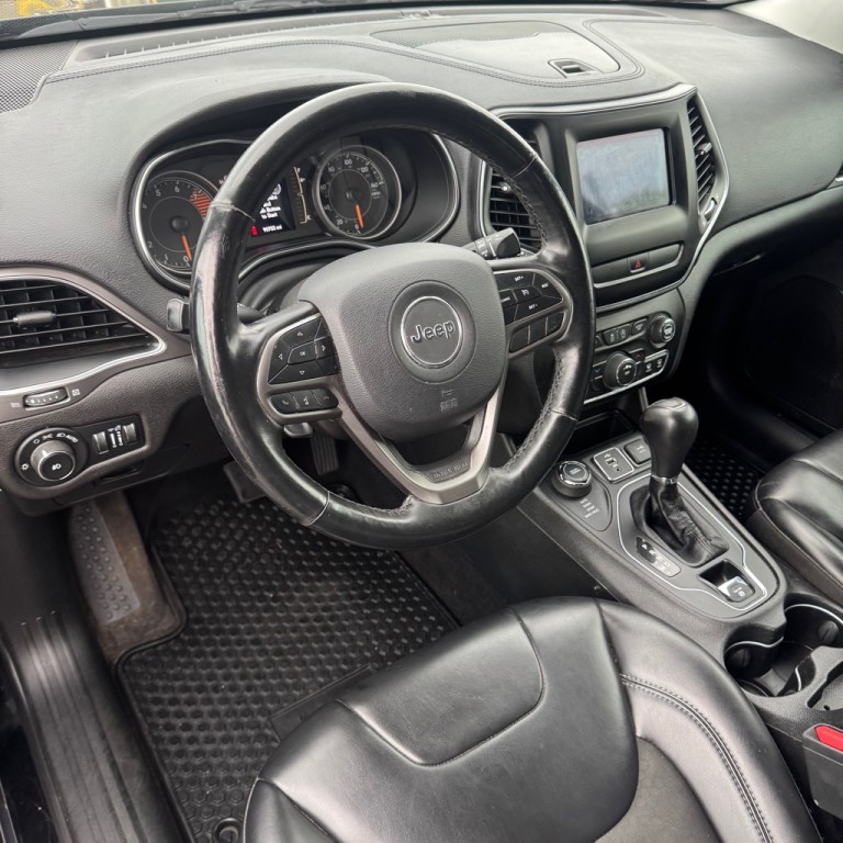 2019 Jeep Cherokee Image 7