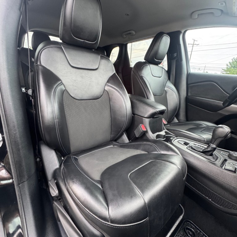 2019 Jeep Cherokee Image 10