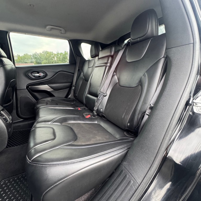 2019 Jeep Cherokee Image 11