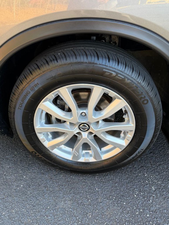 2019 Nissan Rogue Image 8