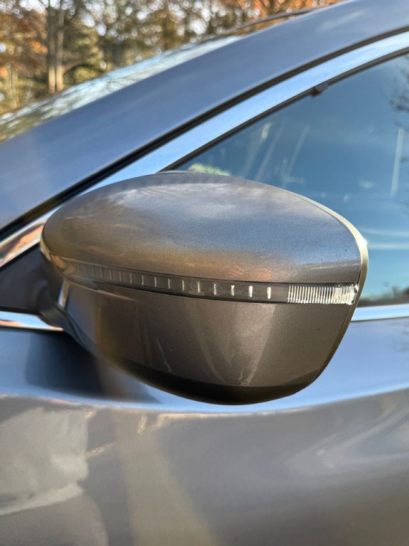 2019 Nissan Rogue Image 9