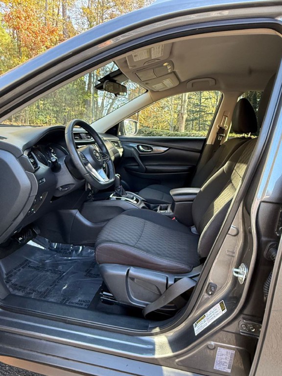 2019 Nissan Rogue Image 10