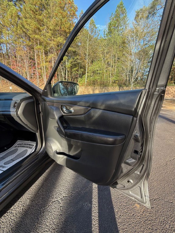 2019 Nissan Rogue Image 17