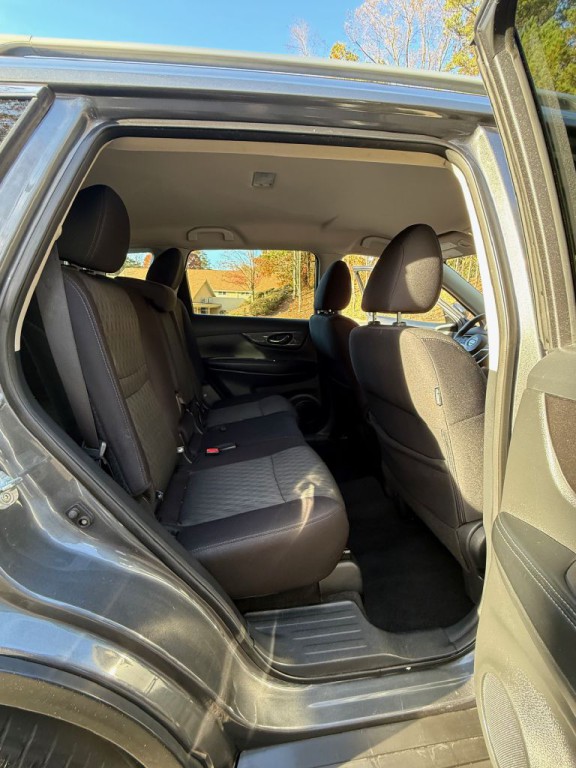 2019 Nissan Rogue Image 18