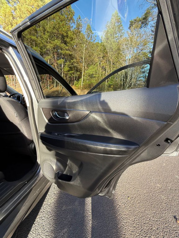 2019 Nissan Rogue Image 19